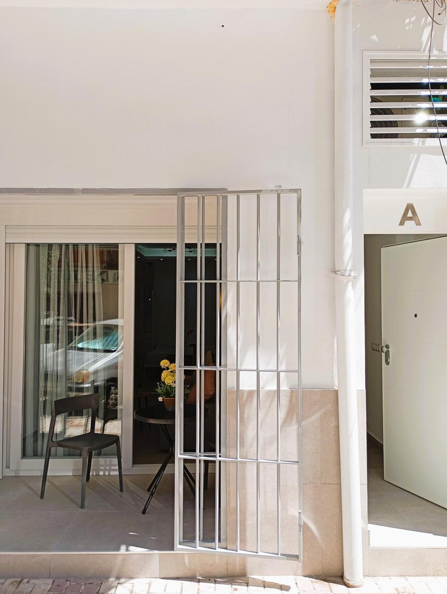 Moderno Apartamento En La Luz マラガ エクステリア 写真